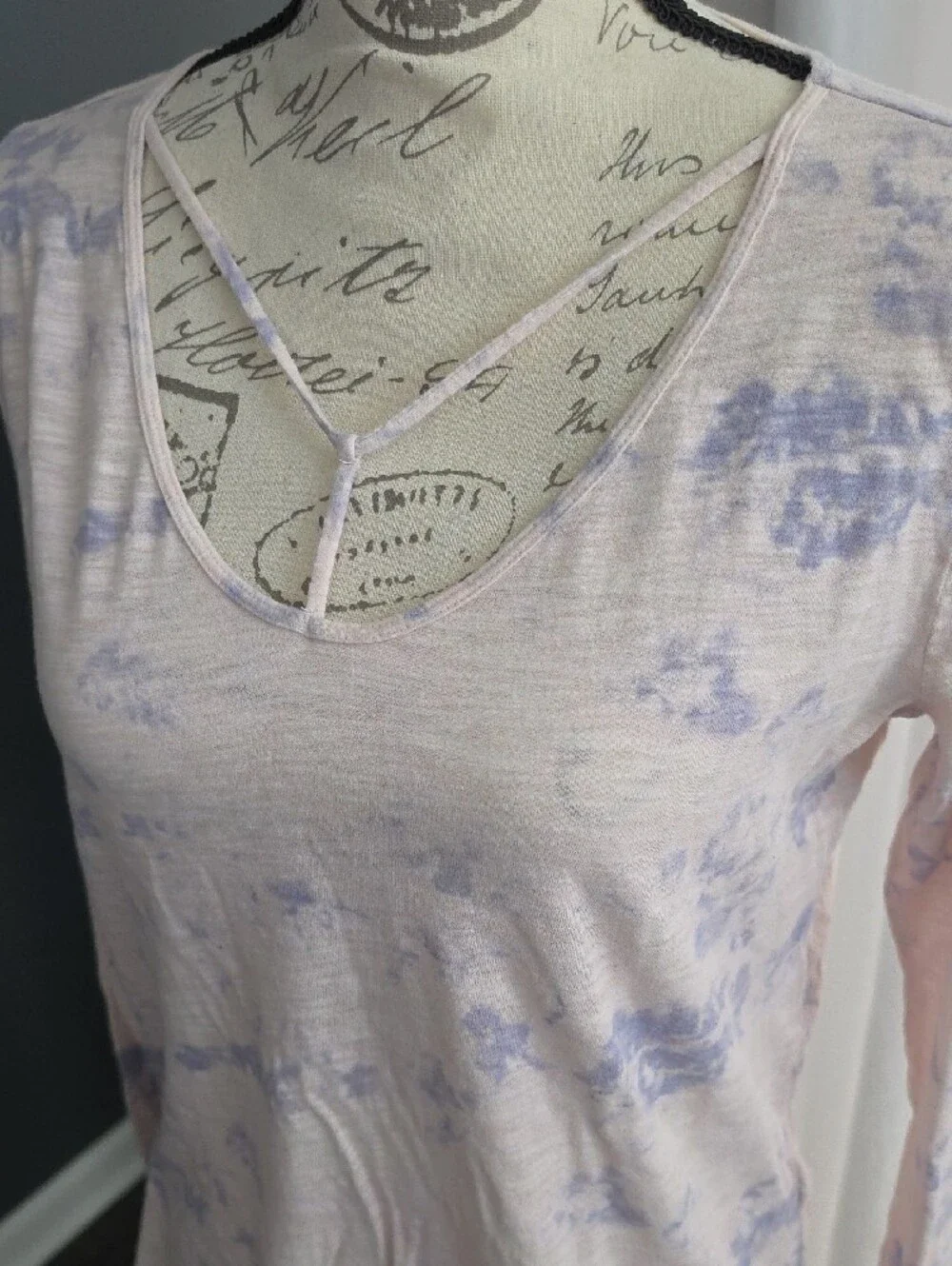 Hollister Light Pink and Lavender Tie-Dye Long Sleeve V-Neck Top